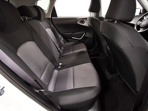 Certified 2025 Kia Soul LX w/ LX Technology Package FWD image 16