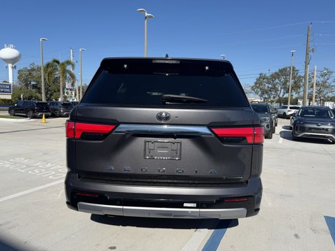 Used 2025 Toyota Sequoia Limited image 4