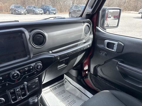 Used 2022 Jeep Wrangler Unlimited Sport w/ Sun And Sound Package image 30