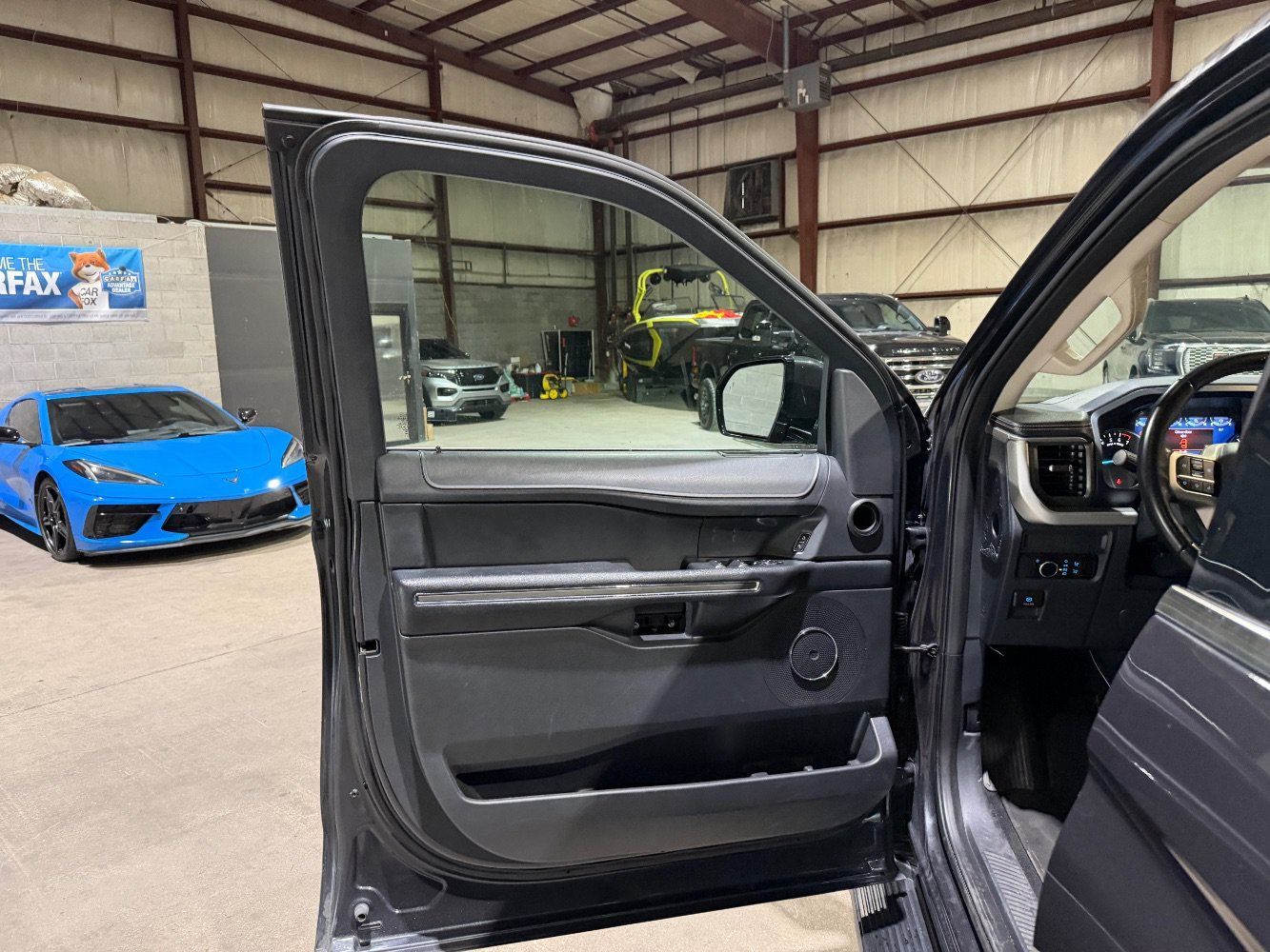 Used 2024 Ford Expedition Max XLT RWD image 11