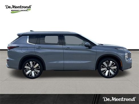 New 2025 Mitsubishi Outlander SEL image 4