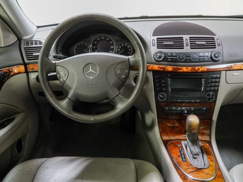 Used 2003 Mercedes-Benz E 320 Sedan image 22