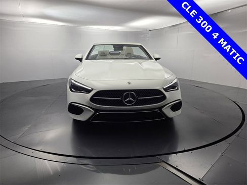 Used 2025 Mercedes-Benz CLE 300 4MATIC Cabriolet image 5