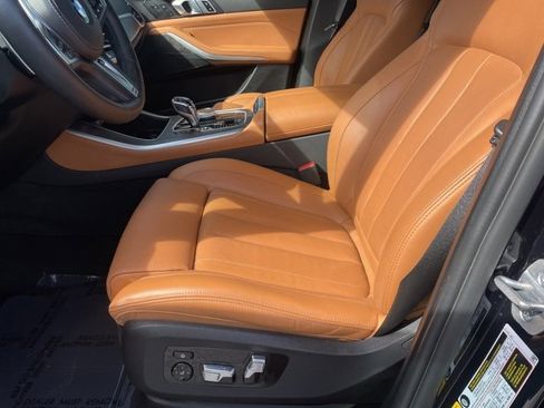 Used 2022 BMW X5 xDrive40i w/ M Sport Package image 12