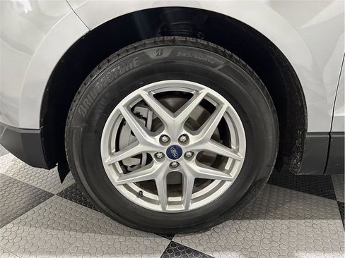 Used 2022 Ford Edge SEL image 11