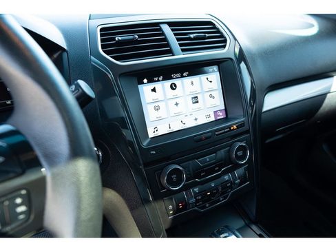 Used 2017 Ford Explorer XLT w/ Equipment Group 202A image 22