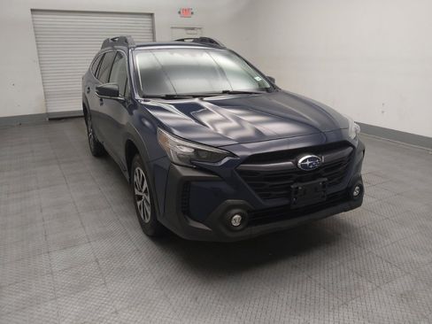 Used 2024 Subaru Outback Premium AWD/4WD image 13