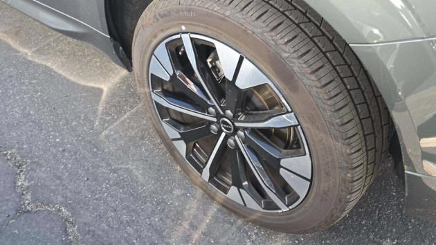 Used 2026 Volvo XC60 B5 Plus AWD/4WD image 5
