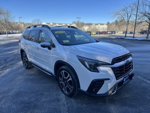 Used 2023 Subaru Ascent Touring image 3