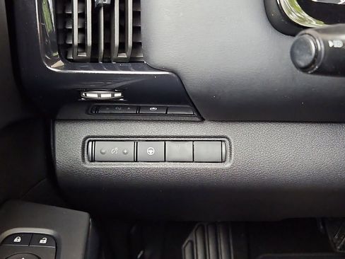 Used 2024 Nissan Pathfinder SV FWD image 13