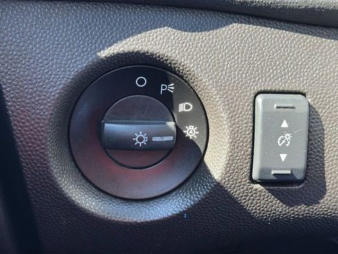 Used 2016 Ford Fiesta SE image 19