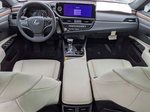 Used 2025 Lexus ES 300h w/ Premium Package FWD image 13