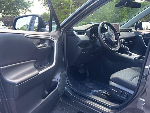 Used 2024 Toyota RAV4 XLE FWD image 2
