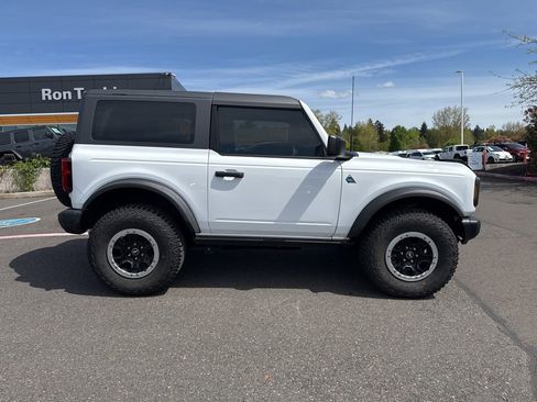 Used 2024 Ford Bronco Black Diamond w/ Sasquatch Package image 8