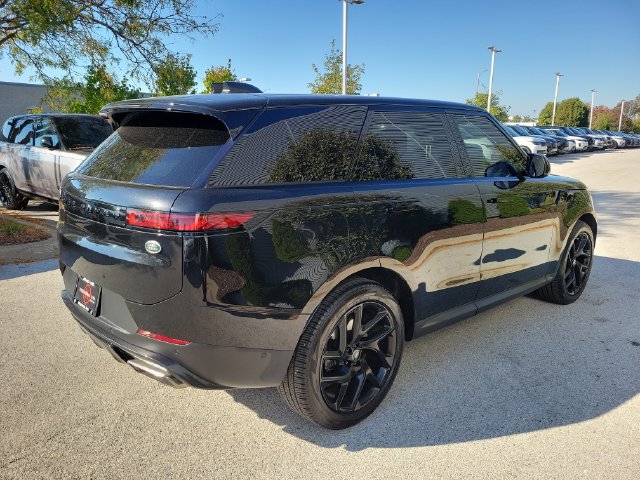 Used 2023 Land Rover Range Rover Sport SE AWD/4WD image 4