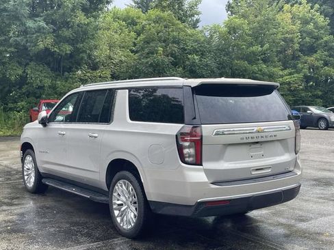 Used 2024 Chevrolet Suburban LT w/ LT Signature Package AWD/4WD image 5