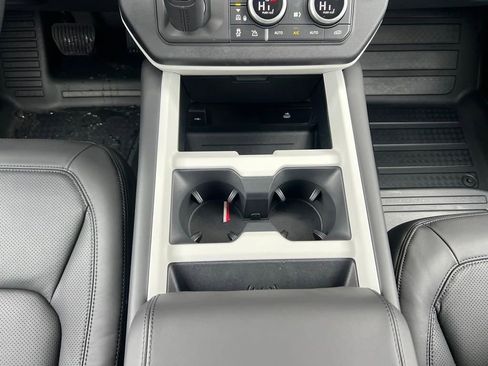 Certified 2025 Land Rover Defender 110 S AWD/4WD image 25