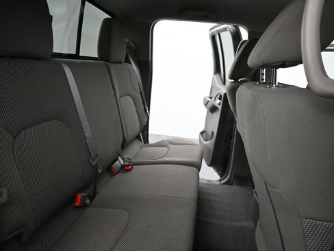 Used 2019 Nissan Frontier SV AWD/4WD image 13