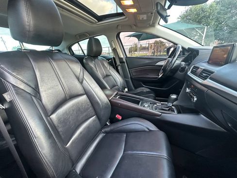 Used 2017 MAZDA MAZDA3 Touring w/ Popular Equipment Package FWD image 26
