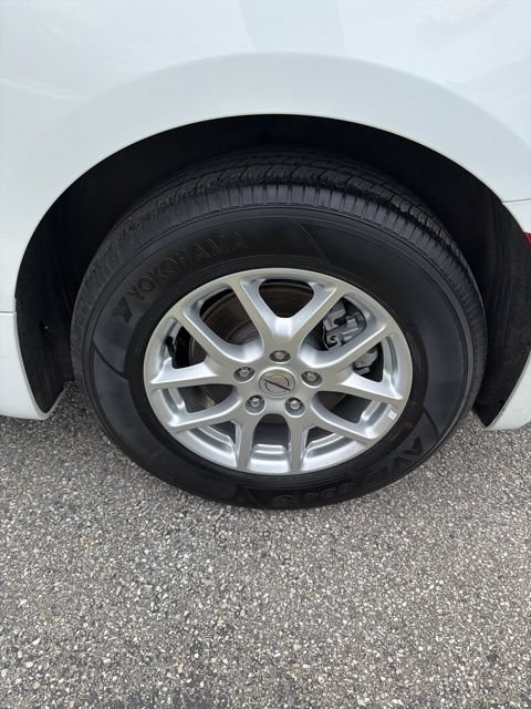 Used 2023 Chrysler Pacifica Touring-L FWD image 11