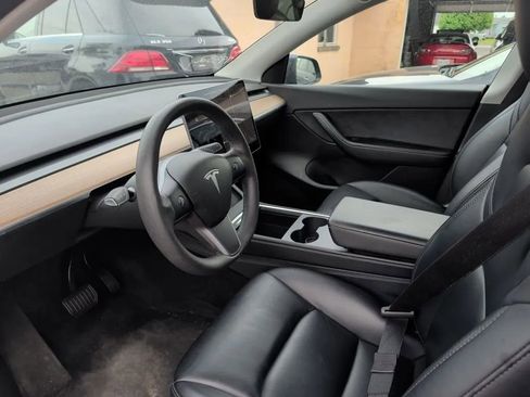 Used 2022 Tesla Model Y Long Range AWD/4WD image 10