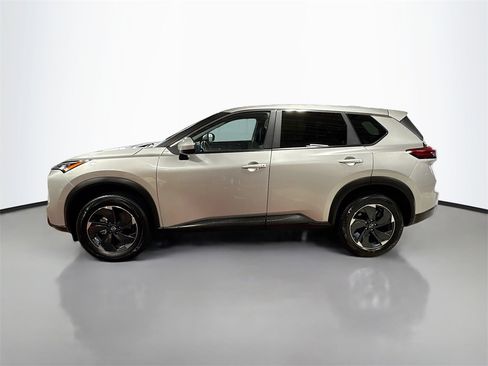 Used 2024 Nissan Rogue SV image 10