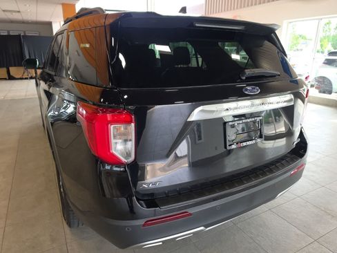 Used 2024 Ford Explorer XLT w/ Equipment Group 202A AWD/4WD image 10