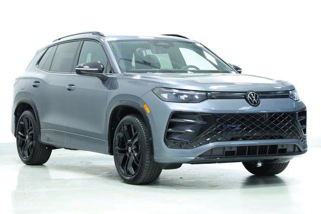 New 2026 Volkswagen Tiguan SE R-Line FWD image 3