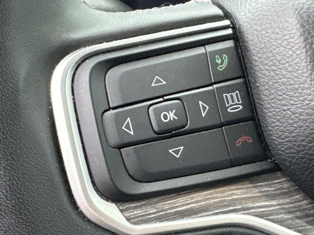 Used 2024 Jeep Wagoneer Series III AWD/4WD image 38