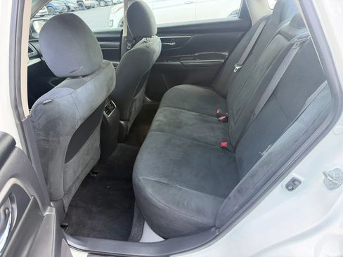 Used 2015 Nissan Altima 2.5 SV w/ Convenience Package FWD image 10