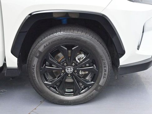 Used 2022 Toyota RAV4 XSE AWD/4WD image 36