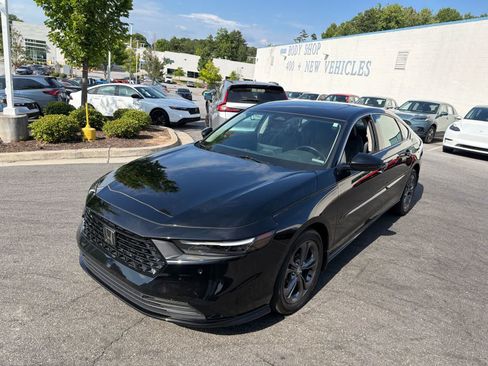 Used 2023 Honda Accord EX-L image 3