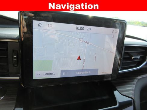 Used 2022 Ford Explorer Limited w/ Equipment Group 301A AWD/4WD image 15