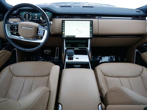 Used 2025 Land Rover Range Rover SE image 14
