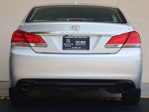 Used 2011 Toyota Avalon Limited FWD image 9