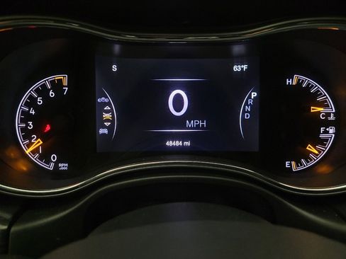 Used 2019 Jeep Grand Cherokee Laredo w/ Laredo X Package image 23