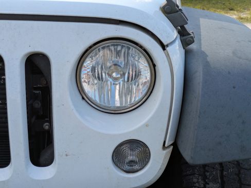 Used 2018 Jeep Wrangler Unlimited Sport S image 10