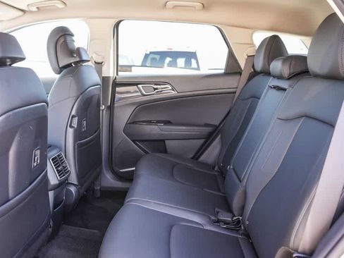 Used 2024 Kia Sportage EX FWD image 18