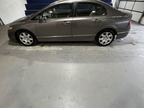 Used 2010 Honda Civic LX image 1