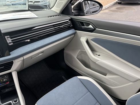 New 2026 Volkswagen Jetta SE FWD image 13