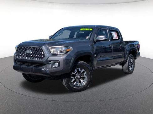 Used 2018 Toyota Tacoma TRD Off-Road AWD/4WD image 1