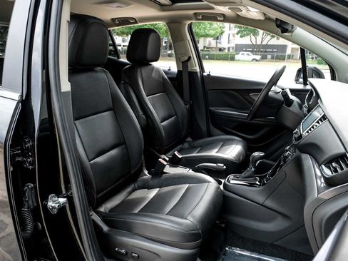 Used 2019 Buick Encore Essence w/ Experience Buick Package FWD image 33