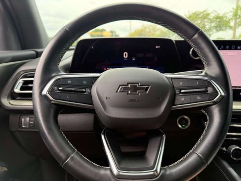 Used 2024 Chevrolet Traverse LT FWD image 21