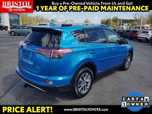Used 2017 Toyota RAV4 XLE w/ All Weather Liner Package AWD/4WD image 9