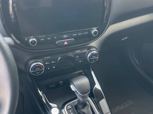 Used 2025 Kia Soul S FWD image 15