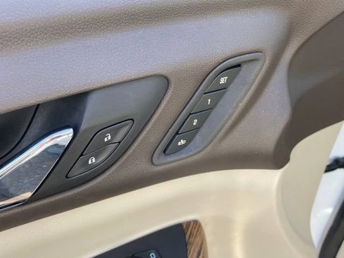 Certified 2019 GMC Acadia Denali w/ Technology Package image 19