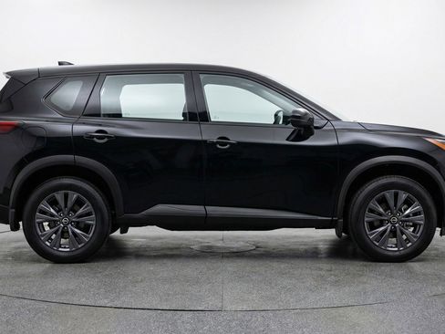 Used 2025 Nissan Rogue SV AWD/4WD image 11