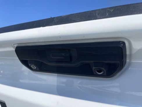 Used 2022 Chevrolet Silverado 1500 RST AWD/4WD image 7
