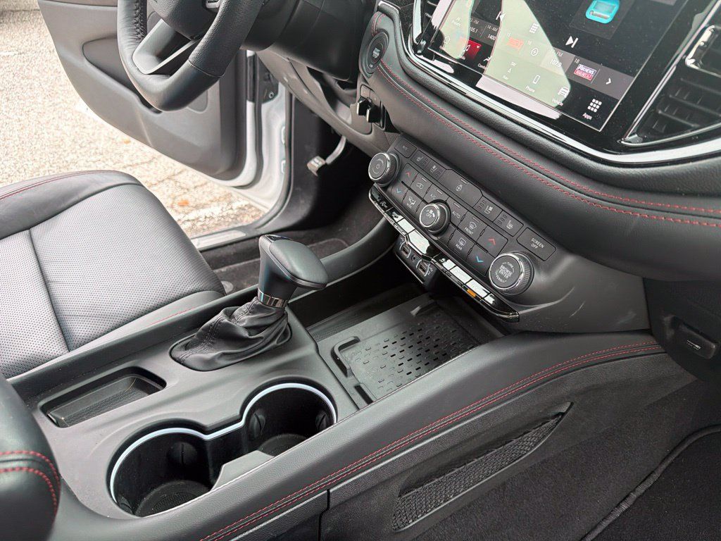 Used 2025 Dodge Durango GT AWD/4WD image 35