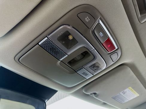 Used 2024 Kia Telluride S w/ S Sunroof Package FWD image 35